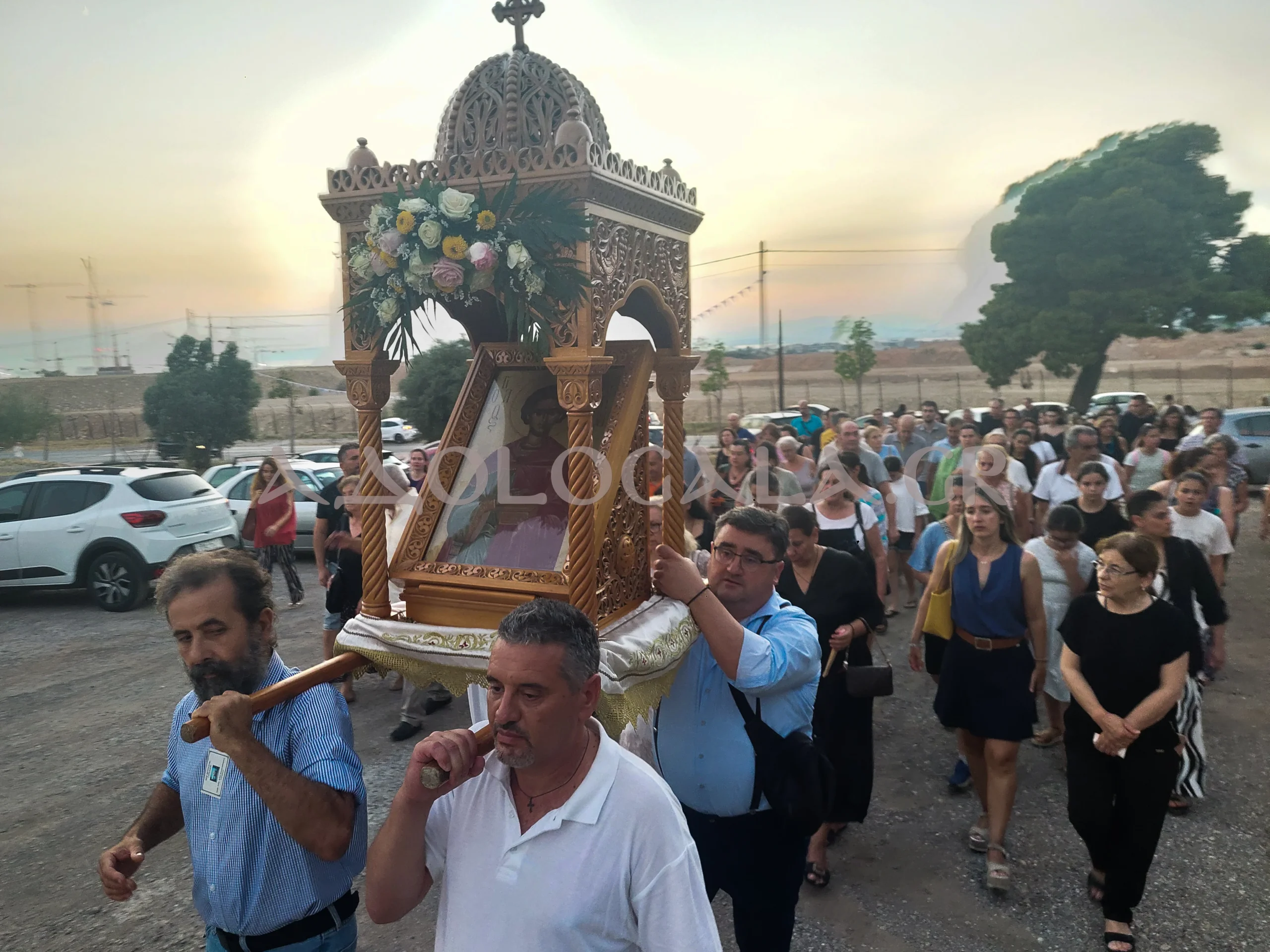 Ιερά Λιτάνευση της Εικόνας του Αγίου Παντελεήμονος στη Γλυφάδα (Φωτορεπορτάζ)