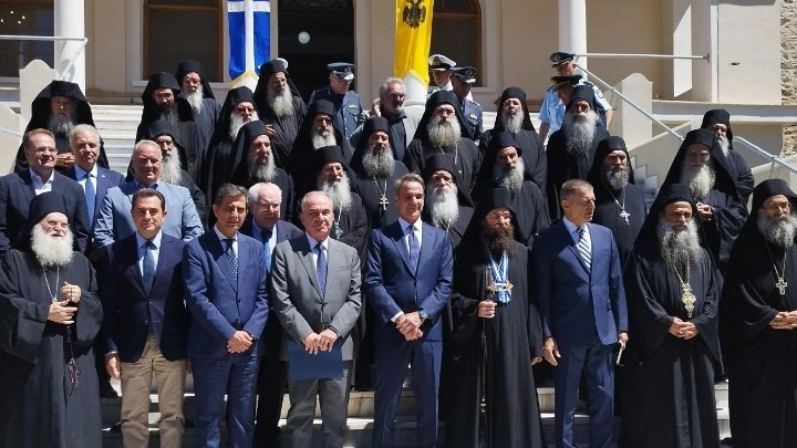 Άγιον Όρος: Ο πρωθυπουργός στον Ιερό Ναό του Πρωτάτου στις Καρυές prime-minister-greece-religious-news-orthodoxia-mount-athos-agion-oros-politiki-adologala-