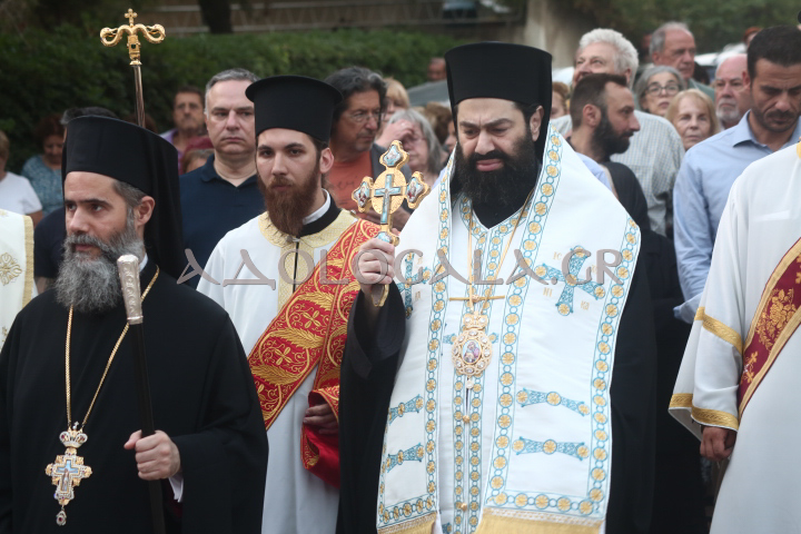 Η Ιερά Λιτάνευση της Εικόνας του Αγίου Αιμιλιανού στον Λόφο Σκουζέ (Φωτορεπορτάζ) 