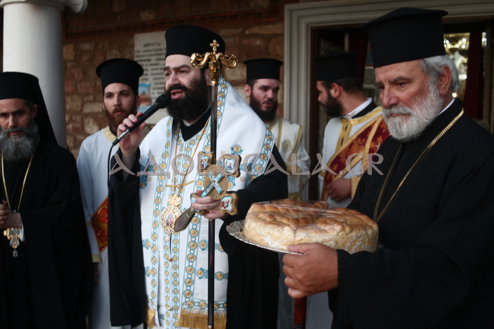 Η Ιερά Λιτάνευση της Εικόνας του Αγίου Αιμιλιανού στον Λόφο Σκουζέ (Φωτορεπορτάζ) 