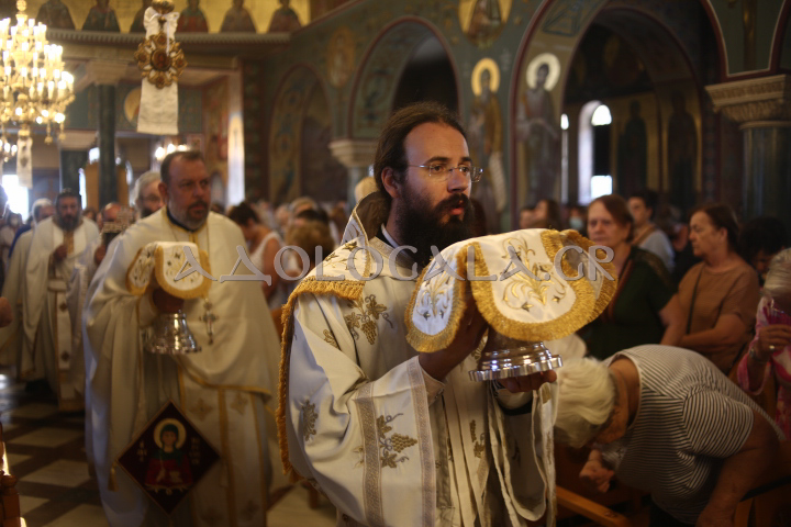 Λαμπρός ο εορτασμός της Αγίας Παρασκευής στη Νέα Σμύρνη (Φωτογραφίες)