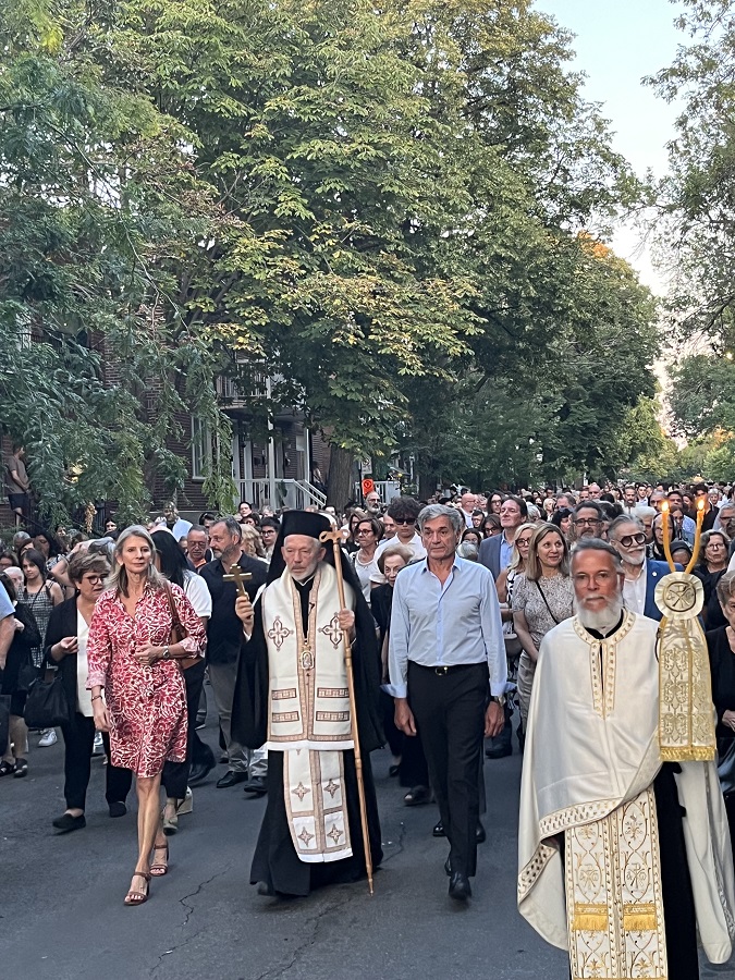 Η Ιερά Λιτάνευση της Εικόνας της Κοιμήσεως της Θεοτόκου στο Μόντρεαλ του Καναδά 