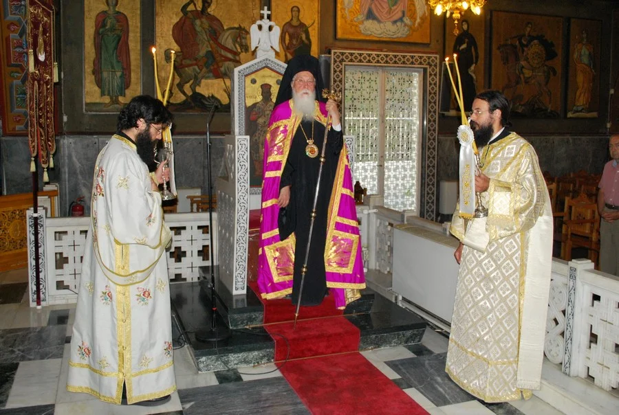Ι.Μ. Νέας Σμύρνης: Η πόλη του π. Φαλήρου εορτάζει τον πολιούχο της, Άγιο Αλέξανδρο – Τελέστηκε λαμπρός Τρισαρχιερατικός Εσπερινός