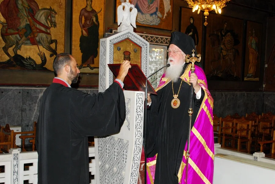 Ι.Μ. Νέας Σμύρνης: Η πόλη του π. Φαλήρου εορτάζει τον πολιούχο της, Άγιο Αλέξανδρο – Τελέστηκε λαμπρός Τρισαρχιερατικός Εσπερινός