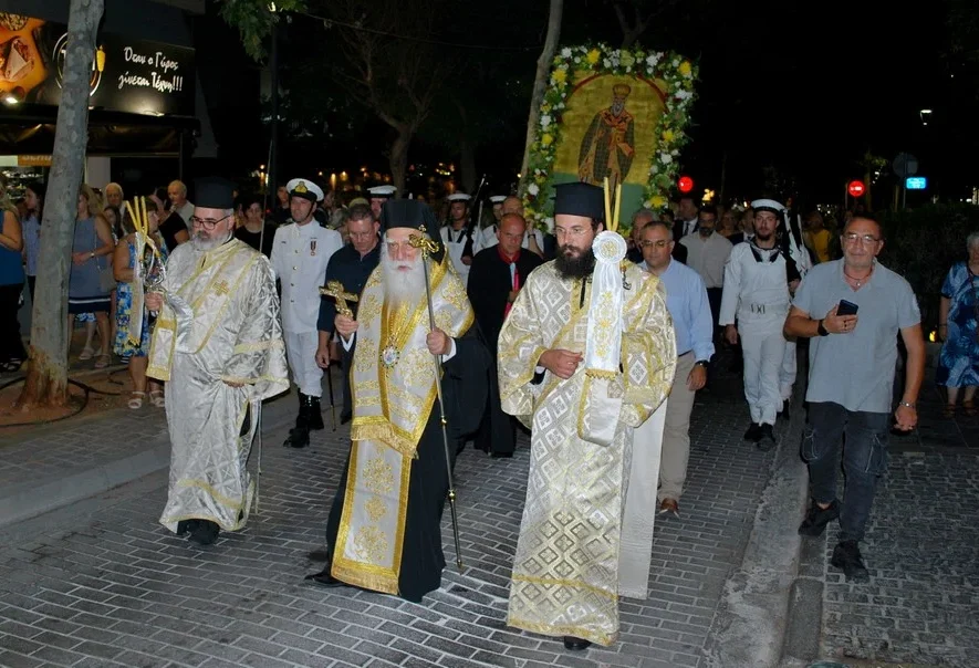 Ι.Μ. Νέας Σμύρνης: Πάνδημη η Ιερά Λιτάνευση της Εικόνας του Αγίου Αλεξάνδρου στο π. Φάληρο