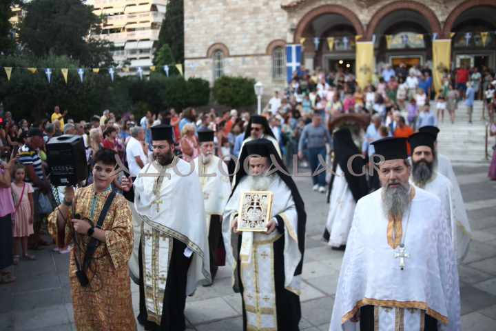 ΦΩΤΟΡΕΠΟΡΤΑΖ: Πλήθος κόσμου στην Ιερά Λιτάνευση της Εικόνας της Κοιμήσεως της Θεοτόκου στη Παναγίτσα Παλαιού Φαλήρου