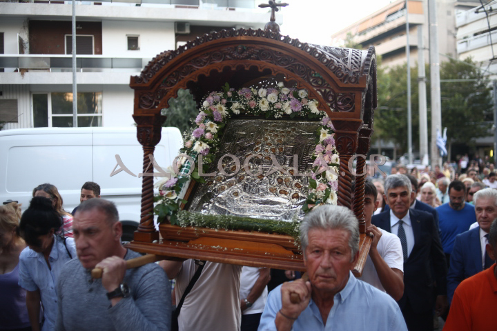 ΦΩΤΟΡΕΠΟΡΤΑΖ: Πλήθος κόσμου στην Ιερά Λιτάνευση της Εικόνας της Κοιμήσεως της Θεοτόκου στη Παναγίτσα Παλαιού Φαλήρου
