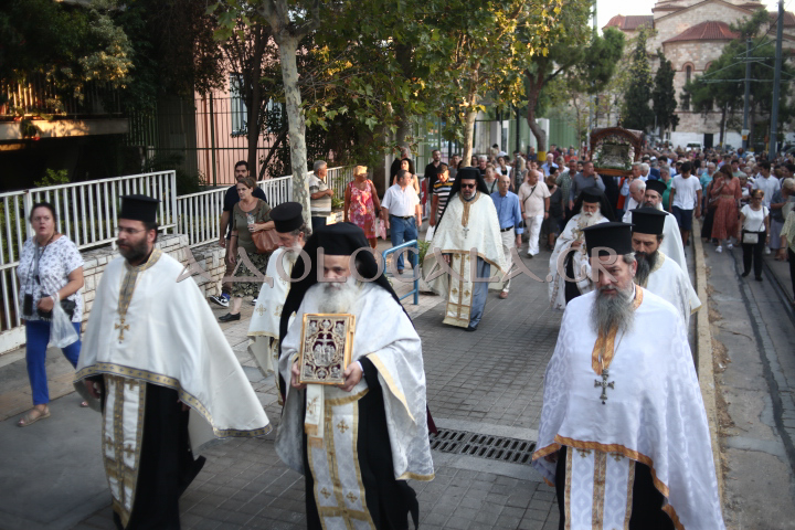 ΦΩΤΟΡΕΠΟΡΤΑΖ: Πλήθος κόσμου στην Ιερά Λιτάνευση της Εικόνας της Κοιμήσεως της Θεοτόκου στη Παναγίτσα Παλαιού Φαλήρου