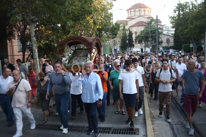 ΦΩΤΟΡΕΠΟΡΤΑΖ: Πλήθος κόσμου στην Ιερά Λιτάνευση της Εικόνας της Κοιμήσεως της Θεοτόκου στη Παναγίτσα Παλαιού Φαλήρου