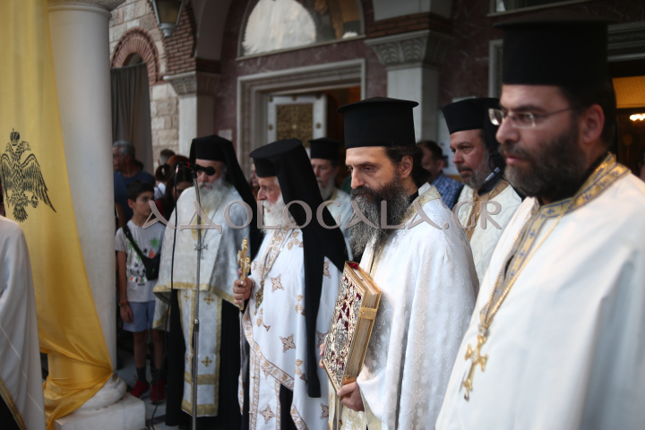 ΦΩΤΟΡΕΠΟΡΤΑΖ: Πλήθος κόσμου στην Ιερά Λιτάνευση της Εικόνας της Κοιμήσεως της Θεοτόκου στη Παναγίτσα Παλαιού Φαλήρου
