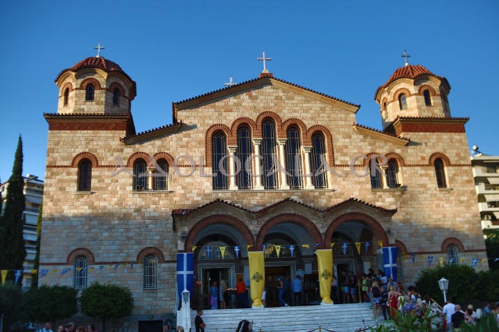 ΦΩΤΟΡΕΠΟΡΤΑΖ: Πλήθος κόσμου στην Ιερά Λιτάνευση της Εικόνας της Κοιμήσεως της Θεοτόκου στη Παναγίτσα Παλαιού Φαλήρου