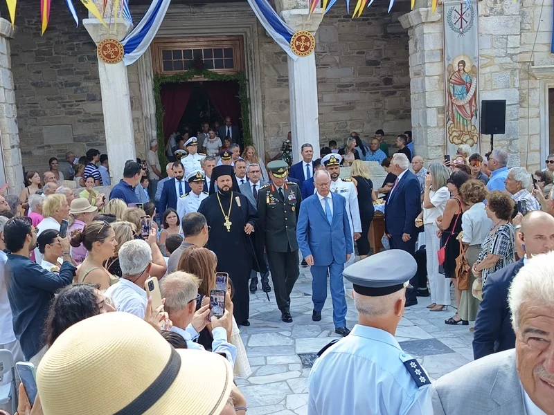 Με κάθε επισημότητα η εορτή της Κοιμήσεως της Θεοτόκου στο Παναγιοσκέπαστο νησί της Πάρου