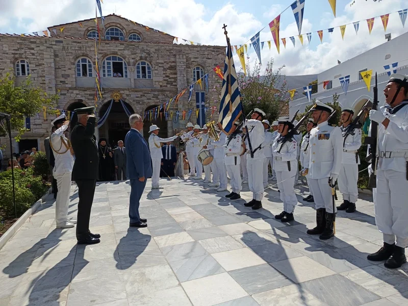 Με κάθε επισημότητα η εορτή της Κοιμήσεως της Θεοτόκου στο Παναγιοσκέπαστο νησί της Πάρου