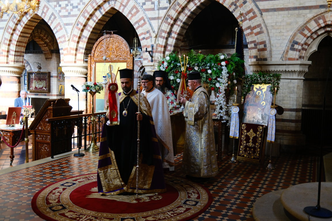 Χειροτονία Πρεσβυτέρου στον Ι.Ν. Αποστόλου Ανδρέα και Κοιμήσεως της Θεοτόκου στο Μπέρμιγχαμ