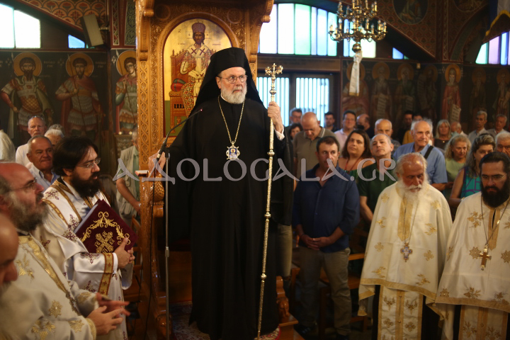 ΦΩΤΟΡΕΠΟΡΤΑΖ: Ο Μητροπολίτης Αχαϊας Αθανάσιος στον πανηγυρίζοντα Ναό της Μεταμορφώσεως του Σωτήρος στο Καλαμάκι 