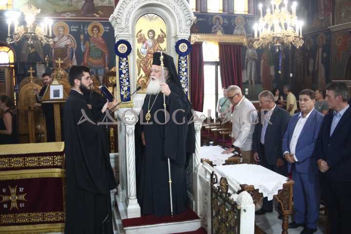 ΦΩΤΟΡΕΠΟΡΤΑΖ: Λαμπρή η Ιερά Λιτάνευση της Εικόνας της Μεταμορφώσεως στη Καλλιθέα 
