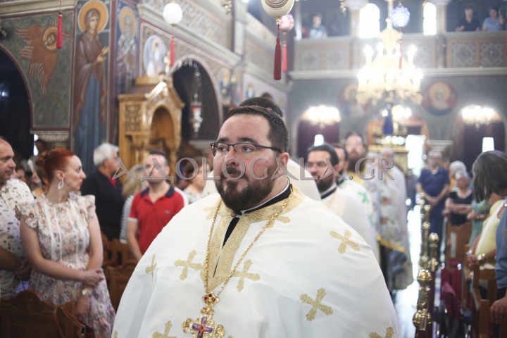ΦΩΤΟΡΕΠΟΡΤΑΖ: Λαμπρή η Ιερά Λιτάνευση της Εικόνας της Μεταμορφώσεως στη Καλλιθέα 