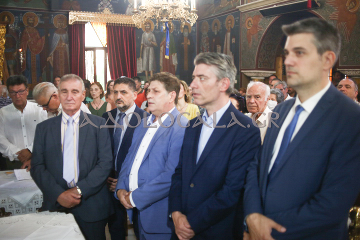 ΦΩΤΟΡΕΠΟΡΤΑΖ: Λαμπρή η Ιερά Λιτάνευση της Εικόνας της Μεταμορφώσεως στη Καλλιθέα 