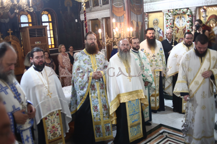 ΦΩΤΟΡΕΠΟΡΤΑΖ: Λαμπρή η Ιερά Λιτάνευση της Εικόνας της Μεταμορφώσεως στη Καλλιθέα 