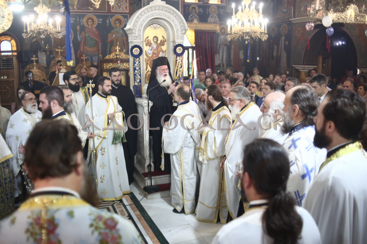 ΦΩΤΟΡΕΠΟΡΤΑΖ: Λαμπρή η Ιερά Λιτάνευση της Εικόνας της Μεταμορφώσεως στη Καλλιθέα 