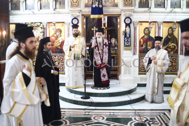 ΦΩΤΟΡΕΠΟΡΤΑΖ: Λαμπρή η Ιερά Λιτάνευση της Εικόνας της Μεταμορφώσεως στη Καλλιθέα 