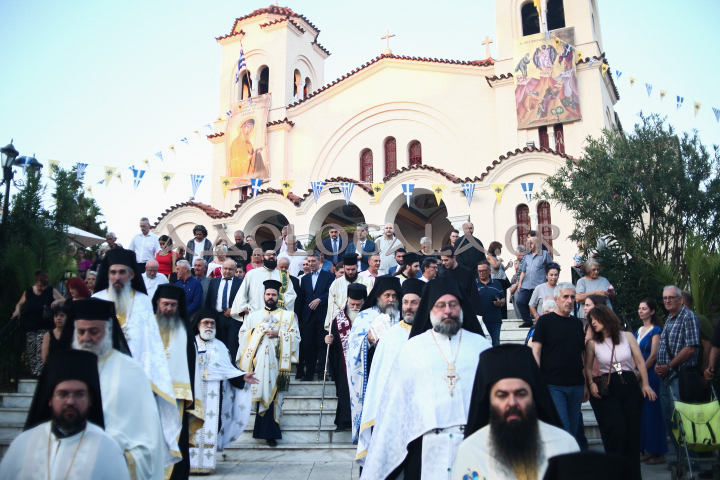 ΦΩΤΟΡΕΠΟΡΤΑΖ: Λαμπρή η Ιερά Λιτάνευση της Εικόνας της Μεταμορφώσεως στη Καλλιθέα 