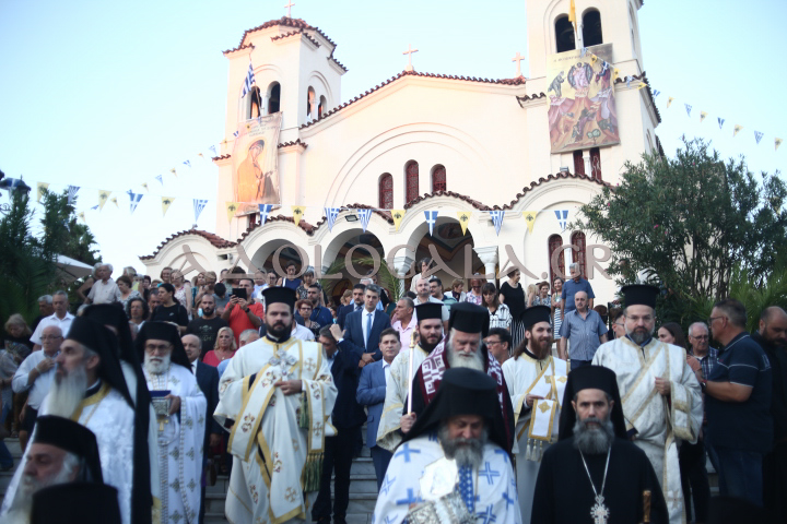 ΦΩΤΟΡΕΠΟΡΤΑΖ: Λαμπρή η Ιερά Λιτάνευση της Εικόνας της Μεταμορφώσεως στη Καλλιθέα 