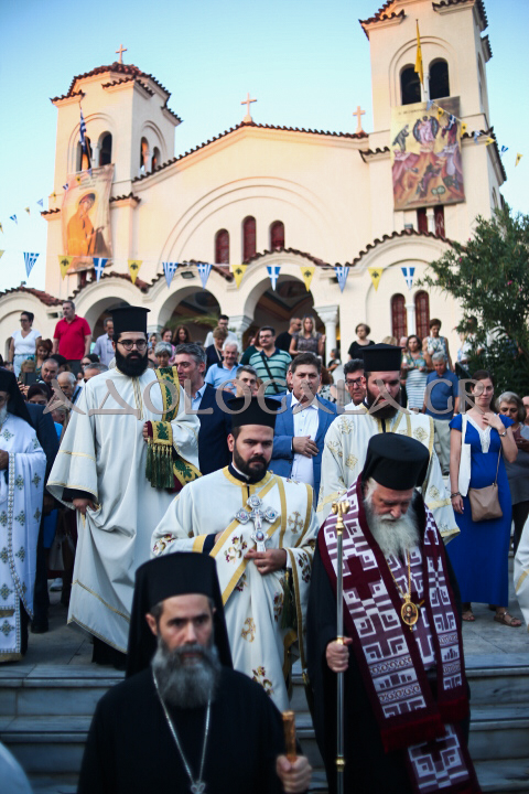 ΦΩΤΟΡΕΠΟΡΤΑΖ: Λαμπρή η Ιερά Λιτάνευση της Εικόνας της Μεταμορφώσεως στη Καλλιθέα 