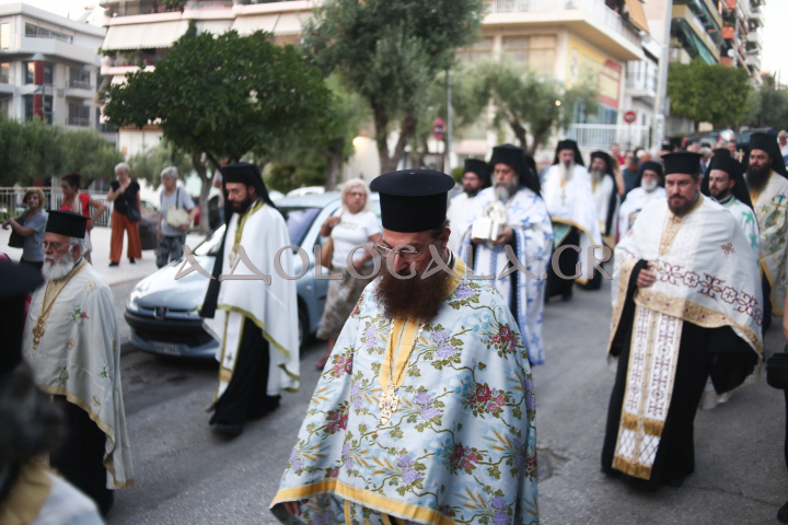 ΦΩΤΟΡΕΠΟΡΤΑΖ: Λαμπρή η Ιερά Λιτάνευση της Εικόνας της Μεταμορφώσεως στη Καλλιθέα 