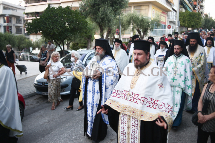 ΦΩΤΟΡΕΠΟΡΤΑΖ: Λαμπρή η Ιερά Λιτάνευση της Εικόνας της Μεταμορφώσεως στη Καλλιθέα 