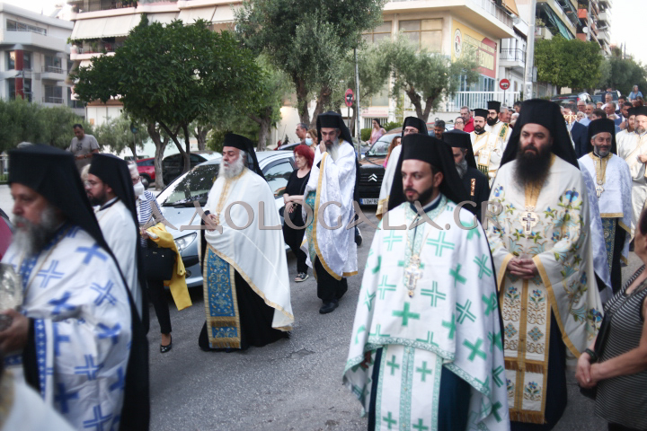 ΦΩΤΟΡΕΠΟΡΤΑΖ: Λαμπρή η Ιερά Λιτάνευση της Εικόνας της Μεταμορφώσεως στη Καλλιθέα 