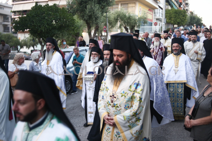 ΦΩΤΟΡΕΠΟΡΤΑΖ: Λαμπρή η Ιερά Λιτάνευση της Εικόνας της Μεταμορφώσεως στη Καλλιθέα 