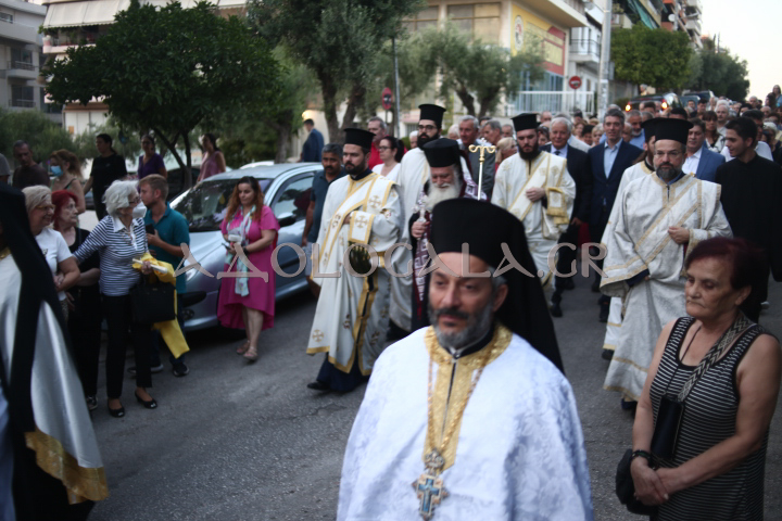 ΦΩΤΟΡΕΠΟΡΤΑΖ: Λαμπρή η Ιερά Λιτάνευση της Εικόνας της Μεταμορφώσεως στη Καλλιθέα 