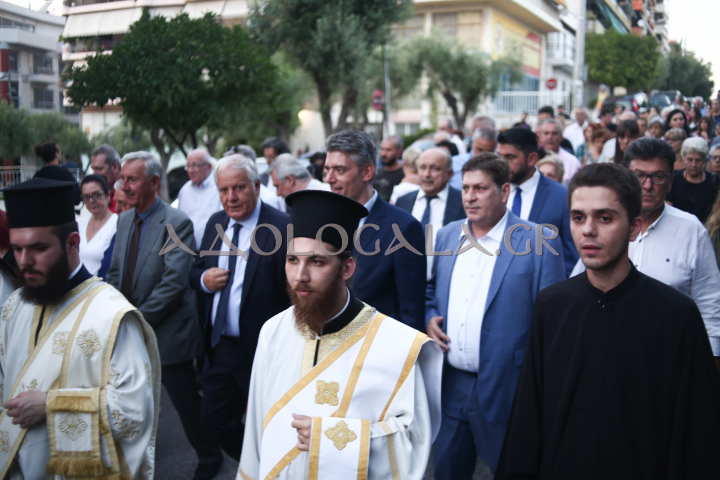 ΦΩΤΟΡΕΠΟΡΤΑΖ: Λαμπρή η Ιερά Λιτάνευση της Εικόνας της Μεταμορφώσεως στη Καλλιθέα 