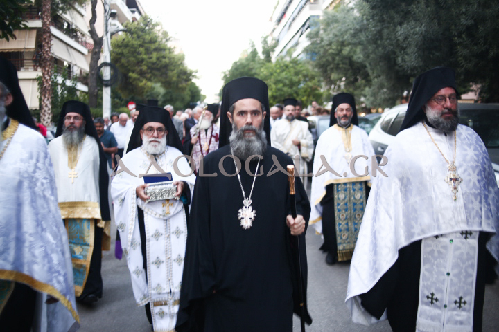 ΦΩΤΟΡΕΠΟΡΤΑΖ: Λαμπρή η Ιερά Λιτάνευση της Εικόνας της Μεταμορφώσεως στη Καλλιθέα 