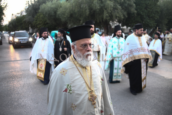 ΦΩΤΟΡΕΠΟΡΤΑΖ: Λαμπρή η Ιερά Λιτάνευση της Εικόνας της Μεταμορφώσεως στη Καλλιθέα 
