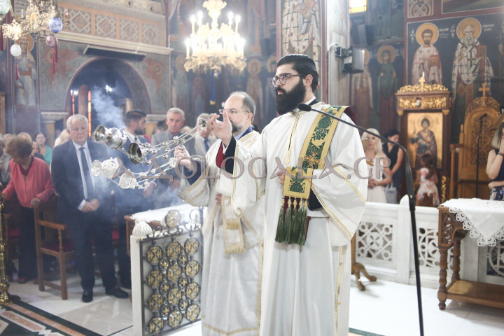 ΦΩΤΟΡΕΠΟΡΤΑΖ: Λαμπρή η Ιερά Λιτάνευση της Εικόνας της Μεταμορφώσεως στη Καλλιθέα 