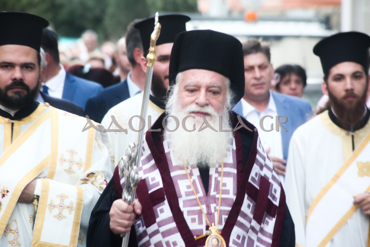 ΦΩΤΟΡΕΠΟΡΤΑΖ: Λαμπρή η Ιερά Λιτάνευση της Εικόνας της Μεταμορφώσεως στη Καλλιθέα 