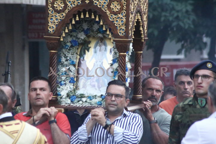ΦΩΤΟΡΕΠΟΡΤΑΖ: Λαμπρή η Ιερά Λιτάνευση της Εικόνας της Μεταμορφώσεως στη Καλλιθέα 