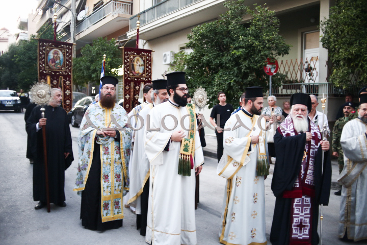 ΦΩΤΟΡΕΠΟΡΤΑΖ: Λαμπρή η Ιερά Λιτάνευση της Εικόνας της Μεταμορφώσεως στη Καλλιθέα 