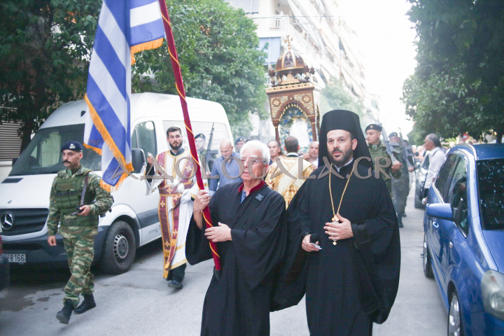 ΦΩΤΟΡΕΠΟΡΤΑΖ: Λαμπρή η Ιερά Λιτάνευση της Εικόνας της Μεταμορφώσεως στη Καλλιθέα 