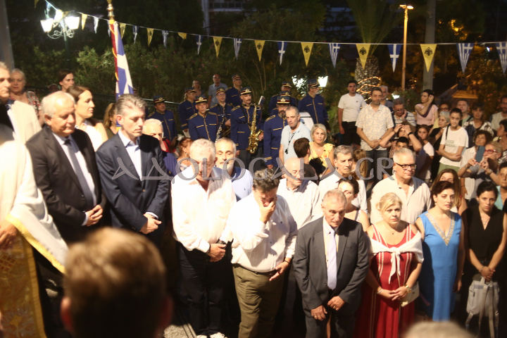 ΦΩΤΟΡΕΠΟΡΤΑΖ: Λαμπρή η Ιερά Λιτάνευση της Εικόνας της Μεταμορφώσεως στη Καλλιθέα 