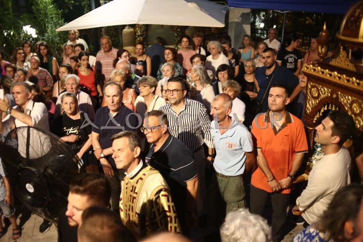 ΦΩΤΟΡΕΠΟΡΤΑΖ: Λαμπρή η Ιερά Λιτάνευση της Εικόνας της Μεταμορφώσεως στη Καλλιθέα 