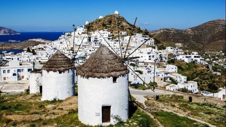 Η νήσος Ίος στην κορυφή των ελληνικών προορισμών με τα πιο γευστικά τυριά, για τους Ολλανδούς