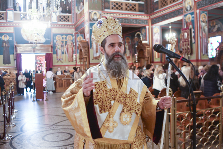 Παρουσία πλήθους πιστών η πρώτη Αρχιερατική Θ. Λειτουργία του Πρωτοσύγκελου της Αρχιεπισκοπής Αθηνών, Επισκόπου Χριστουπόλεως κ. Βαρνάβα 