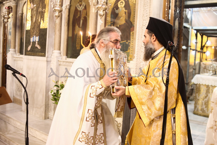 Παρουσία πλήθους πιστών η πρώτη Αρχιερατική Θ. Λειτουργία του Πρωτοσύγκελου της Αρχιεπισκοπής Αθηνών, Επισκόπου Χριστουπόλεως κ. Βαρνάβα 