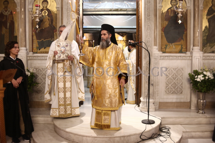 Παρουσία πλήθους πιστών η πρώτη Αρχιερατική Θ. Λειτουργία του Πρωτοσύγκελου της Αρχιεπισκοπής Αθηνών, Επισκόπου Χριστουπόλεως κ. Βαρνάβα 