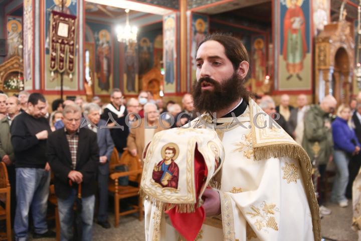 Παρουσία πλήθους πιστών η πρώτη Αρχιερατική Θ. Λειτουργία του Πρωτοσύγκελου της Αρχιεπισκοπής Αθηνών, Επισκόπου Χριστουπόλεως κ. Βαρνάβα 
