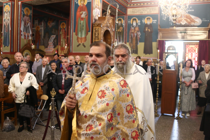 Παρουσία πλήθους πιστών η πρώτη Αρχιερατική Θ. Λειτουργία του Πρωτοσύγκελου της Αρχιεπισκοπής Αθηνών, Επισκόπου Χριστουπόλεως κ. Βαρνάβα 