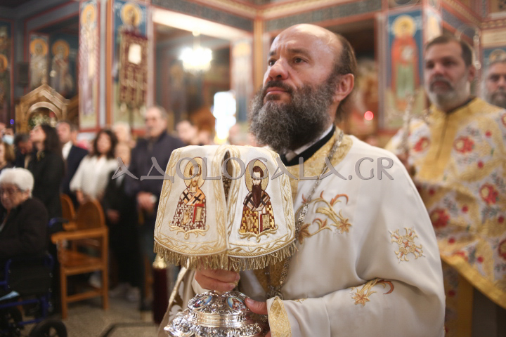 Παρουσία πλήθους πιστών η πρώτη Αρχιερατική Θ. Λειτουργία του Πρωτοσύγκελου της Αρχιεπισκοπής Αθηνών, Επισκόπου Χριστουπόλεως κ. Βαρνάβα 